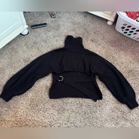 Buckled Open-Back Sweater - Picture 3 of 4